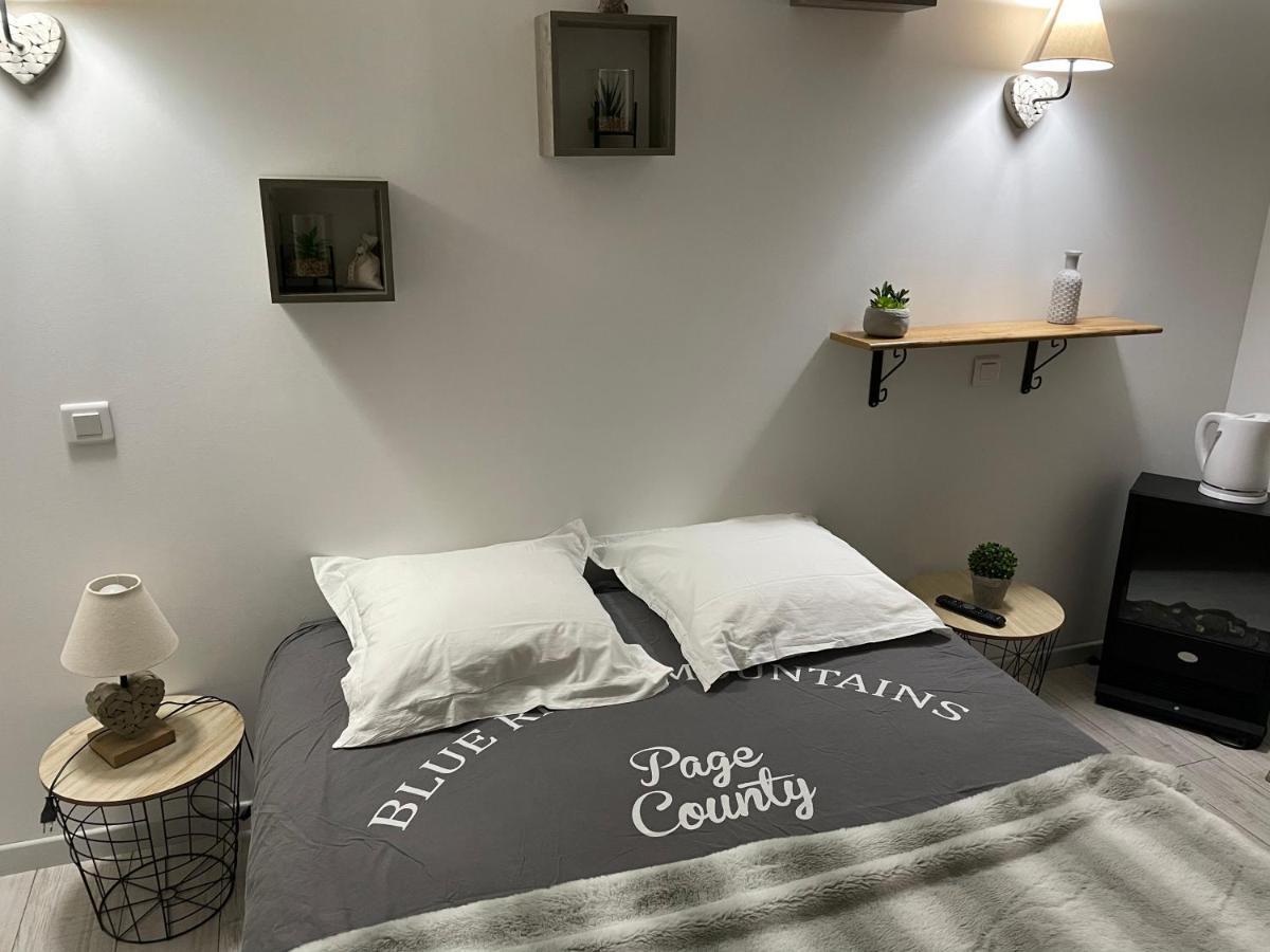 Le Regrimet Avec Parking Gratuit Et Prive Bed & Breakfast Lens-Lestang Exterior foto