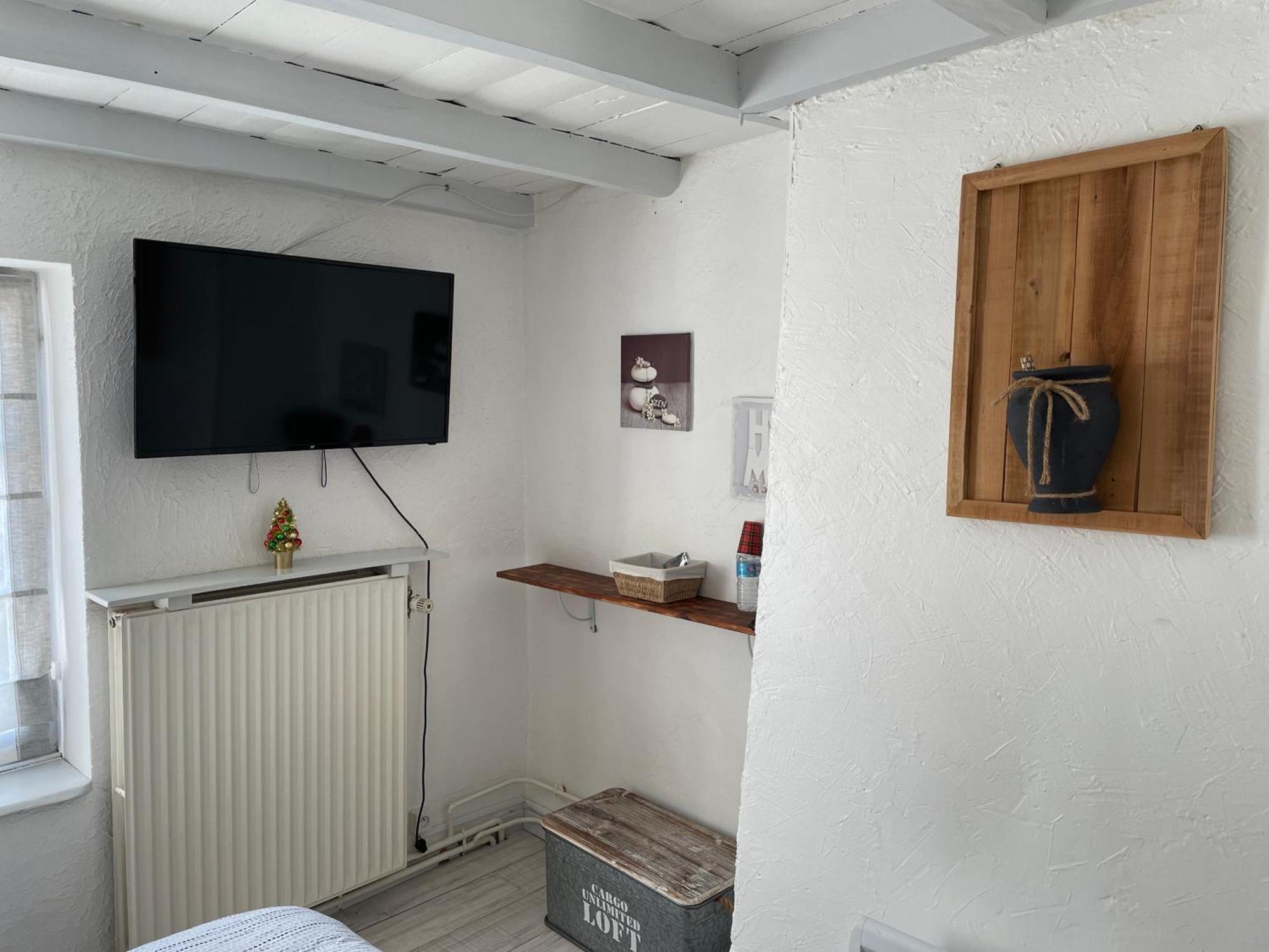 Le Regrimet Avec Parking Gratuit Et Prive Bed & Breakfast Lens-Lestang Exterior foto