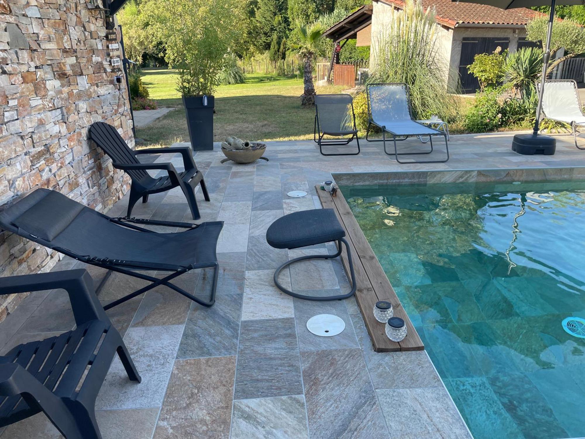 Le Regrimet Avec Parking Gratuit Et Prive Bed & Breakfast Lens-Lestang Exterior foto
